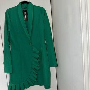 Boohoo Green Ruffle-Trim Single-Button Blazer/ blazer dress